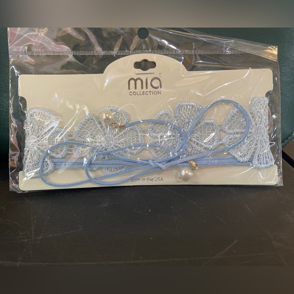 Mia Collection Blue Lace choker